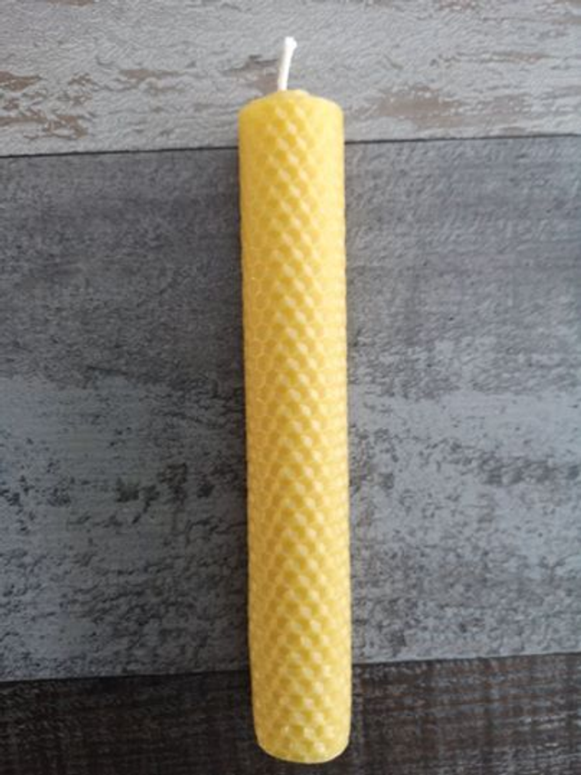 Stumpenkerze gedreht