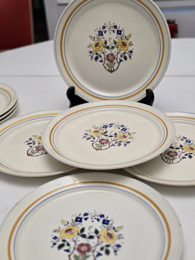 Assiettes plates Boch La Louvière 