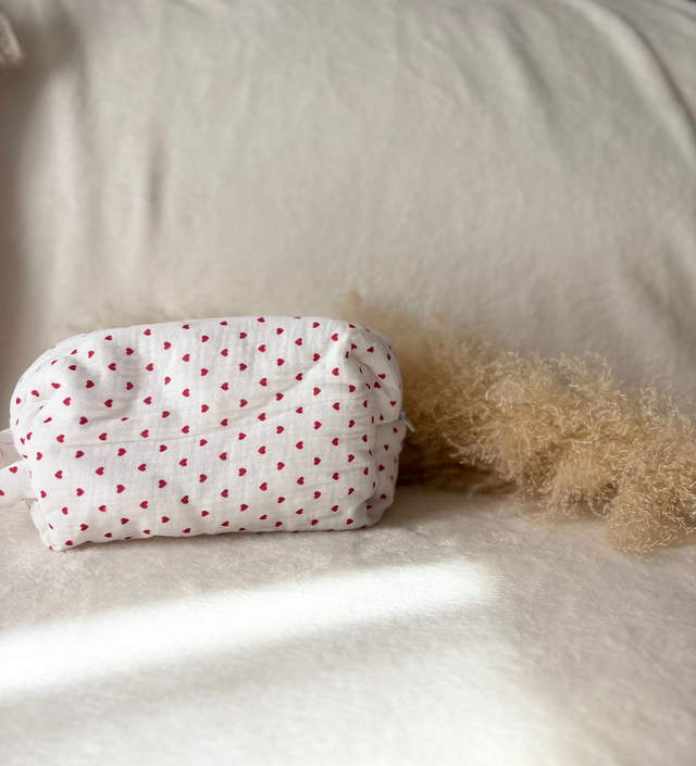 Trousse de toilette cœur rouge