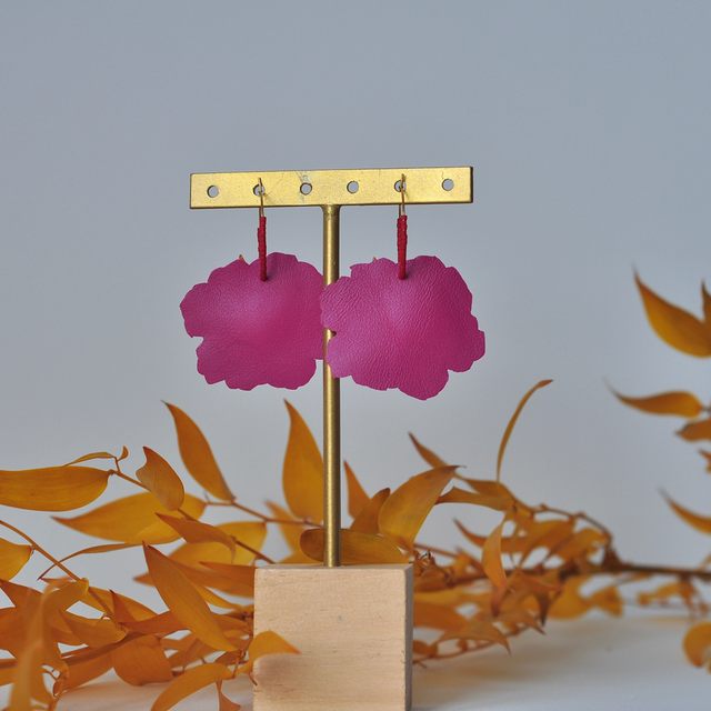 Boucles d'Oreilles PIVOINE et Bouquet sur Créole Ocre