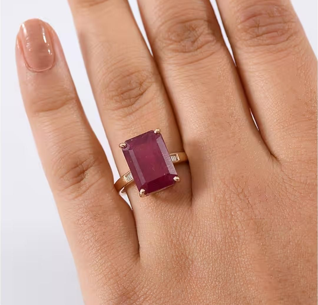 Stunning Natural Mozambique Solitaire Ruby & 9K Yellow Gold Ring.