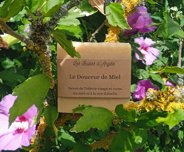 Sélection du savonnier N°2- Le Douceur de Miel- Le Petit Grain- Le Géranium Ylang ylang- Lot de 3 savons