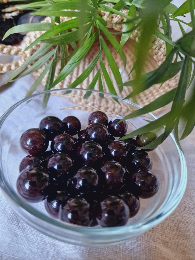 Garnet Mini Sphere