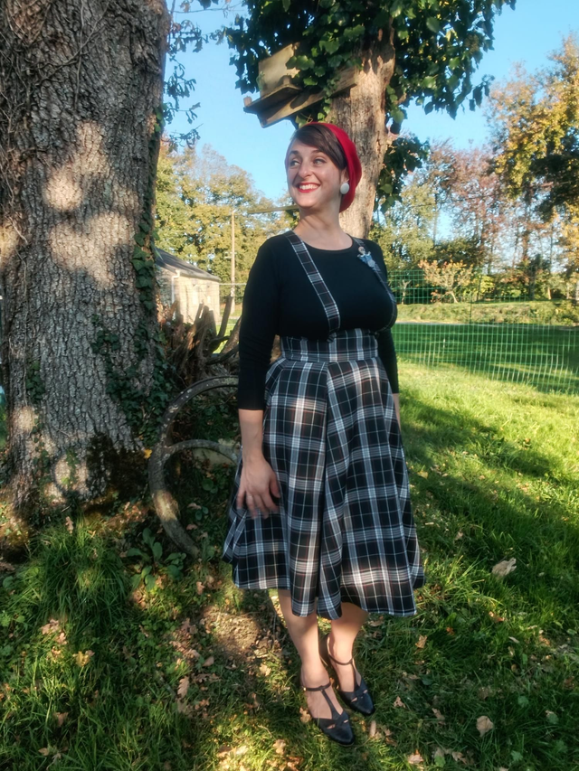 Jupe taille haute  à carreaux et bretelles
