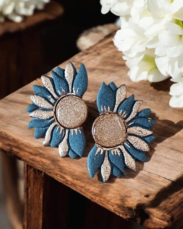 Boucles d&#039;oreilles soleil en argile polymère