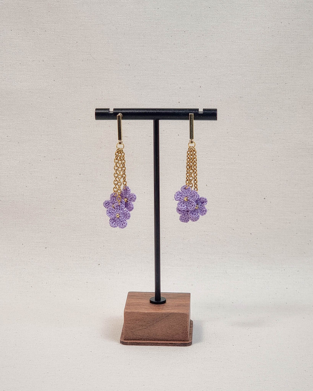 Kvačkani uhani vijolični