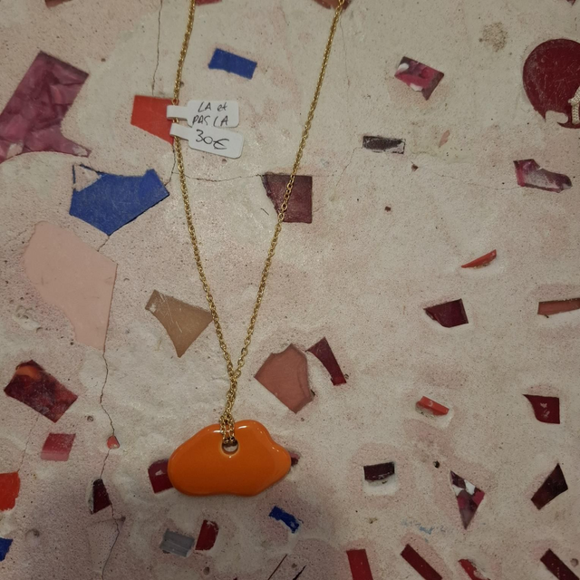 Cap14 collier nuage orange
