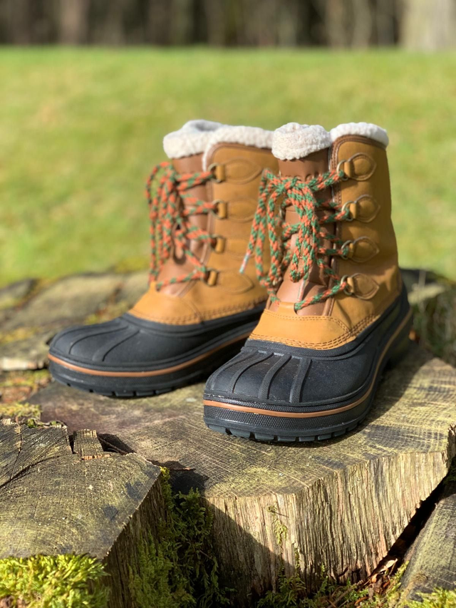 Kids Craft Box: Learn to Braid Shoelaces