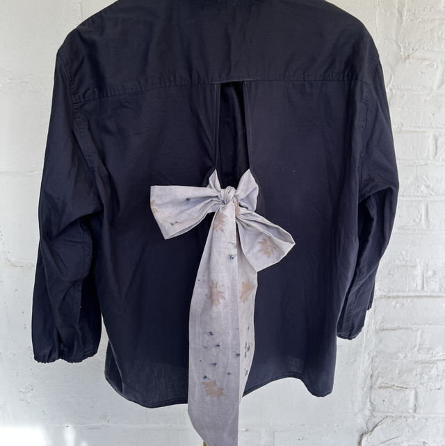 Chemise nouée dos marine
