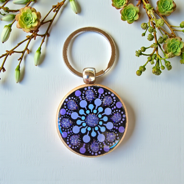 Porte-clés rond mandala peint recto verso violet pailleté