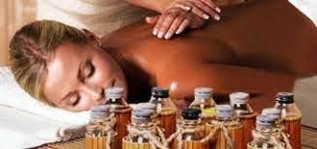 Massaggio con olii essenziali