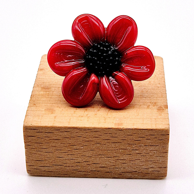 Pin's Marguerite rouge