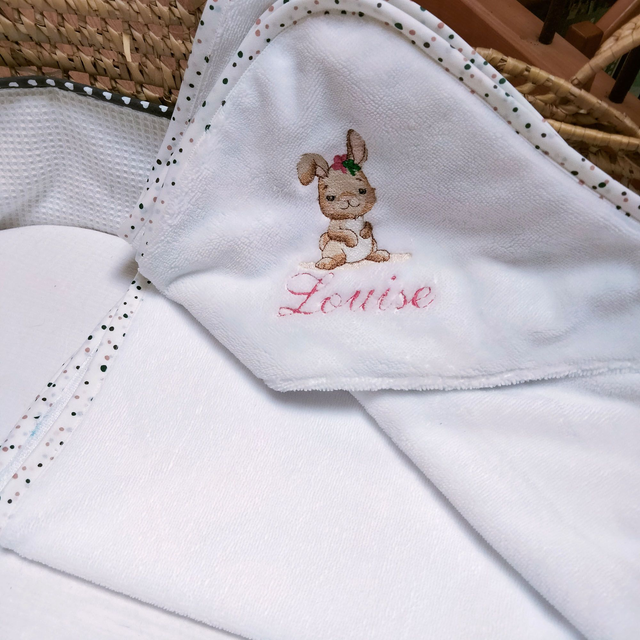 Cape de bain personnalisée lapinou