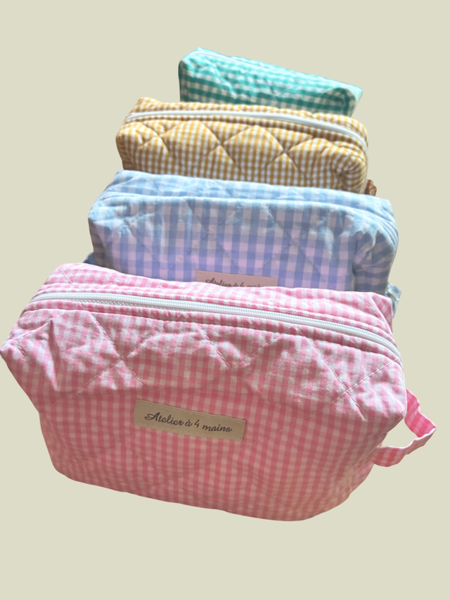 Trousse de toilette matelassée vichy, élégante, pratique et faite main