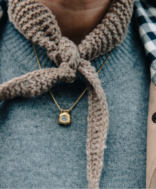 NM gold fluid gemstone necklace waterproof