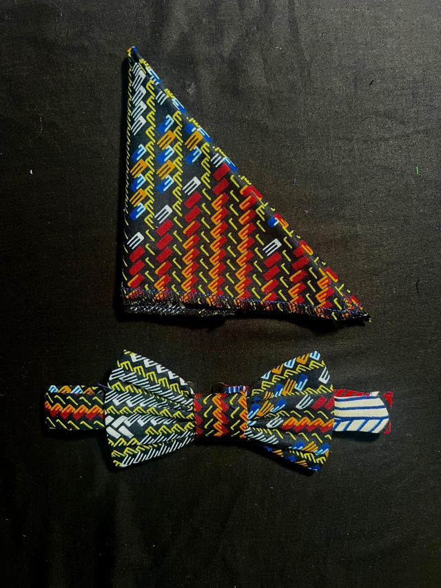 Noeud papillon et mouchoir de poche