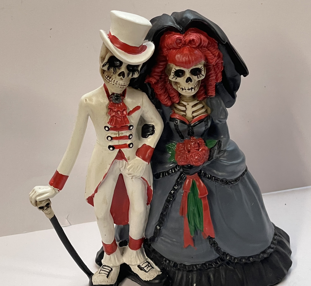Skull Bride & Groom 