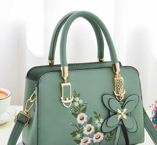 Elegante schoudertas bloemenpatroon van kunstleer (22x16cm) groen