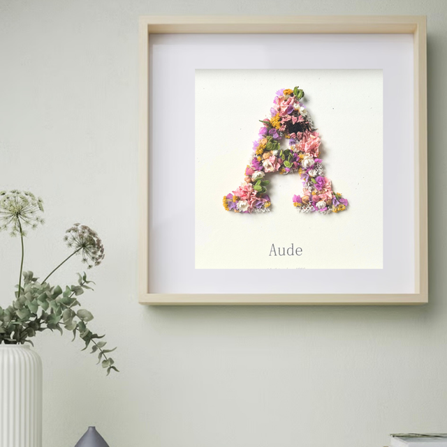 Lettre Florale (coloris au choix)+prénom        encadrement bois