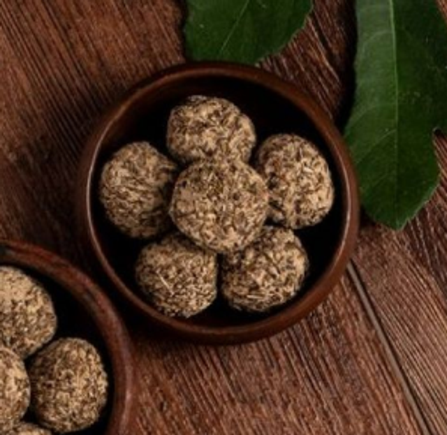 Bombita de 7 Hierbas y Copal – Sagrada Madre