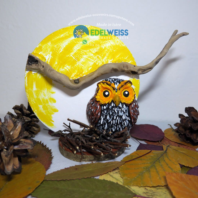 Hibou - lune avec branche