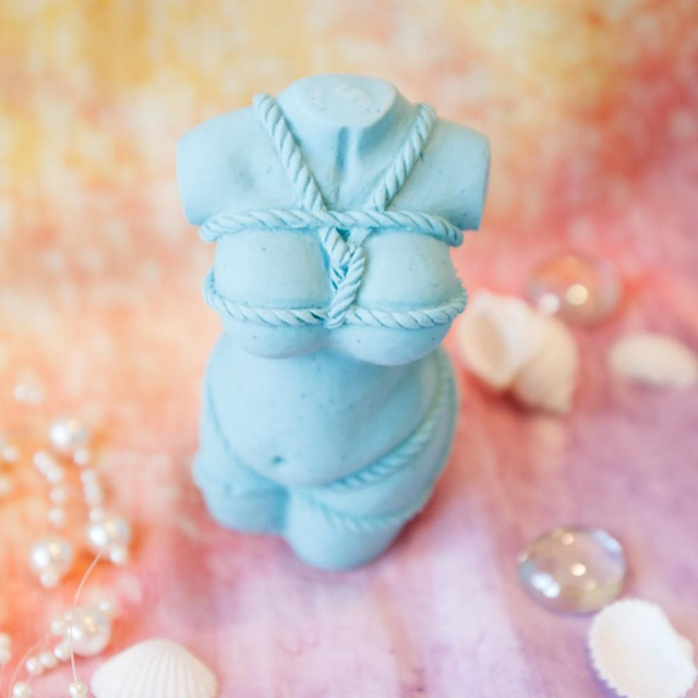 Ishtar ❧ Bubblegum Blue