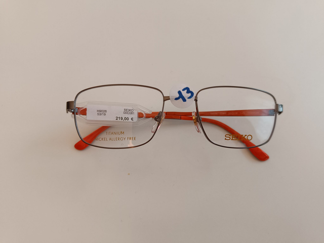 13 - Seiko H9026 H - Légèreté et Élégance au Quotidien