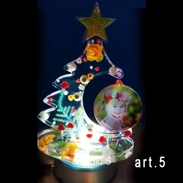 CRISTALLO CHIMICO, (RESINA) ALBERO DI NATALE ALTEZZA CM 20 CON FOTO PERSONALIZZATA COMPOSTO DA 2 ELEMENTI. (La base luminosa  non è compresa)