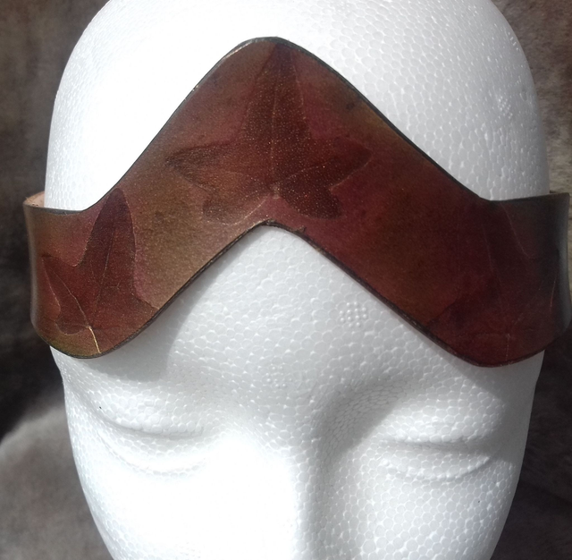 Diadème Lierre Patiné – Cuir Marron Authentique, Élégance Naturelle et Intemporelle