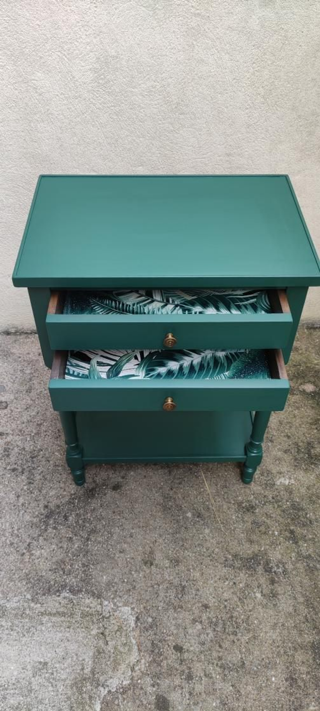 Table d'appoint avec tiroirs