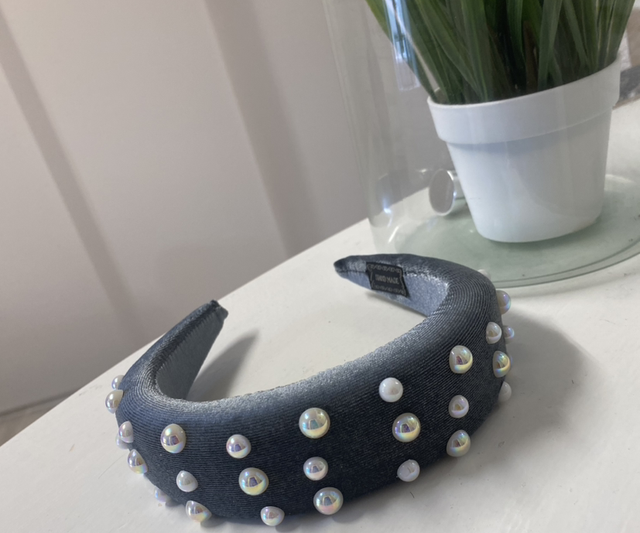 🩶Grey velvet with pearls hairband 