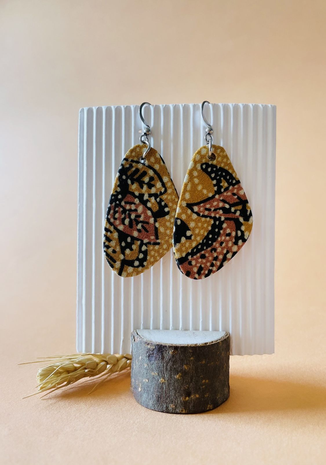 Boucles d'oreilles carton et tissu imprimé de forme triangulaire, collection « mosaïque » - tons jaune, orangé