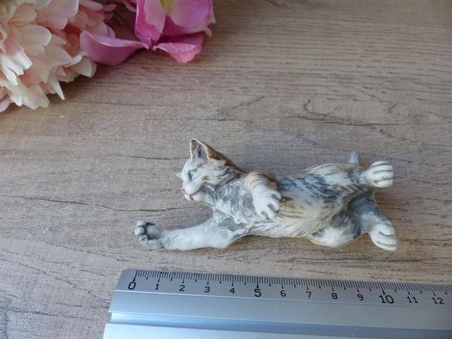 Collection Petit Chat Figurine Miniature en Résine Peint Main, Chat Mignon Joueur Chasseur Réaliste, Chat Animal de Compagnie Cadeau Ami