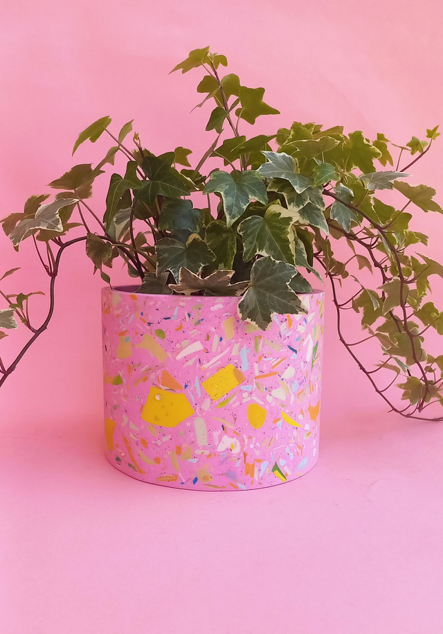 Osłonka na doniczkę, różowa doniczka, kolorowe lastryko