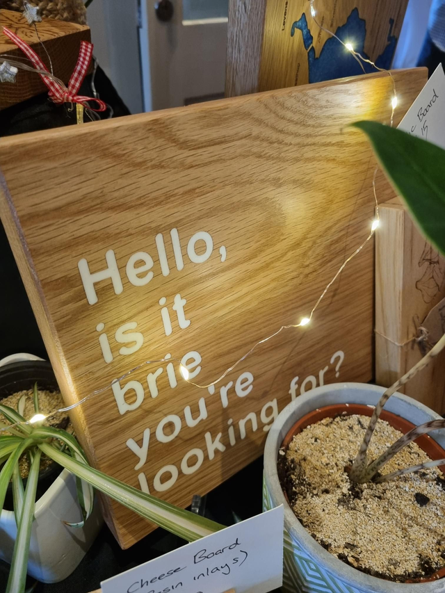 Cheese board with resin inlay 'Hello, is it brie you're looking for?'