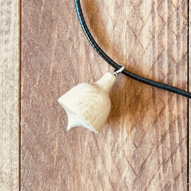 Collier en bois de hêtre 