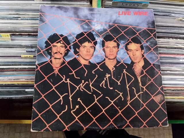 Live Wire – Pick It Up