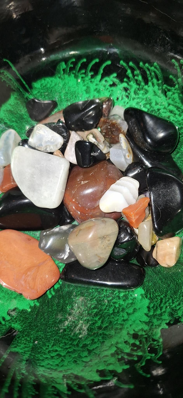 "Surprise me" agate tumble necklace