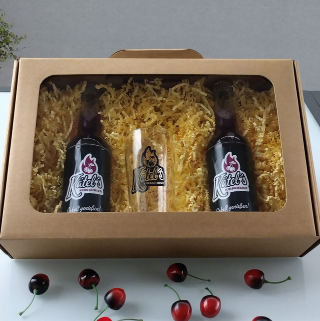 Kätel's Kirschbier zwei Flaschen und ein Glas im schicken Tragekarton !