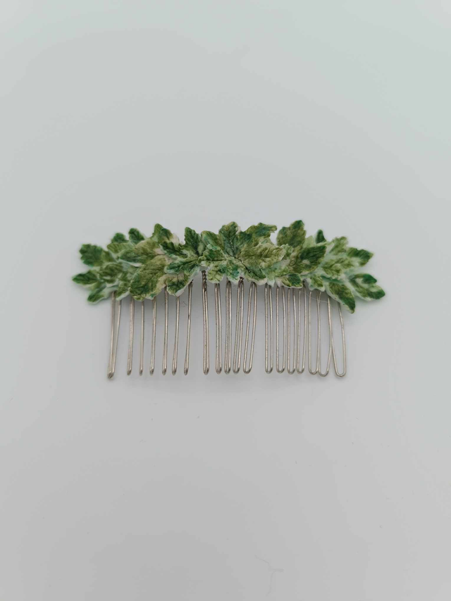 Peigne à cheveux décoré de porcelaine froide