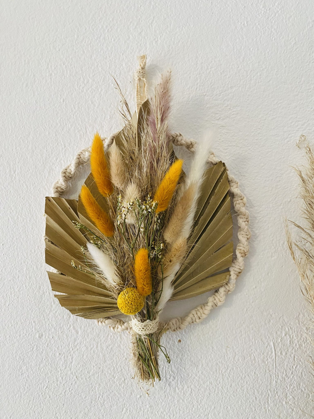 Couronne macramé et fleurs séchées