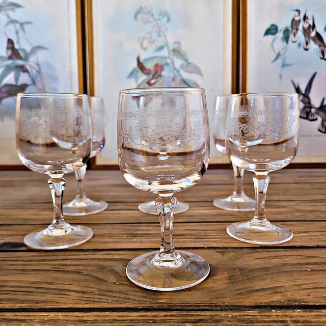 Verres à vin blanc cristal gravé, Cristal d'Arques Matignon 