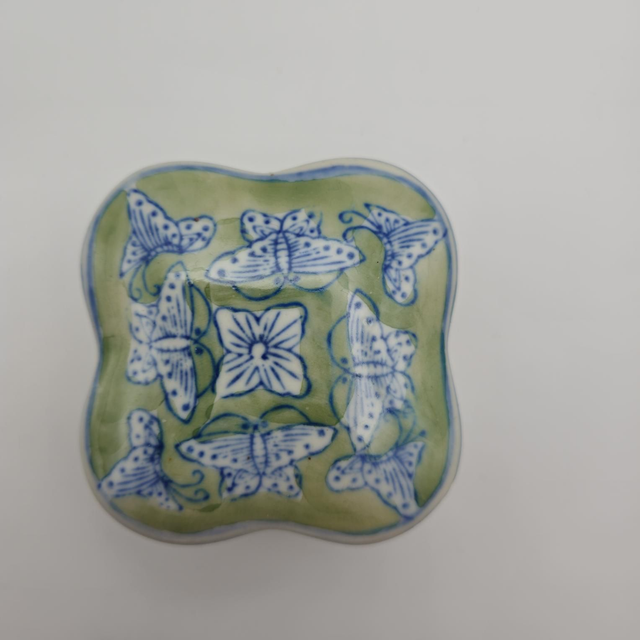 Petite boîte en céramique