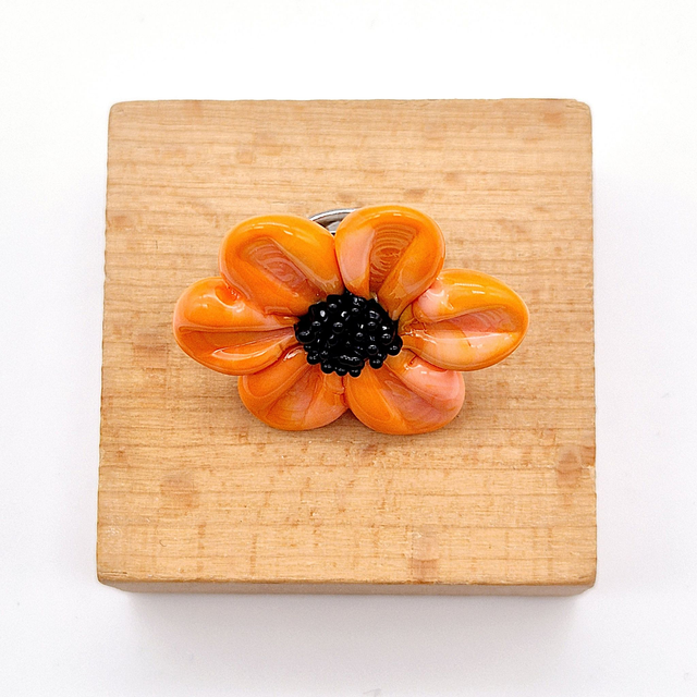 Pin's Marguerite orange 2