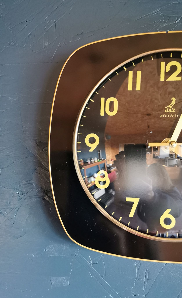 Horloge formica vintage pendule murale silencieuse "Jaz noir jaune"