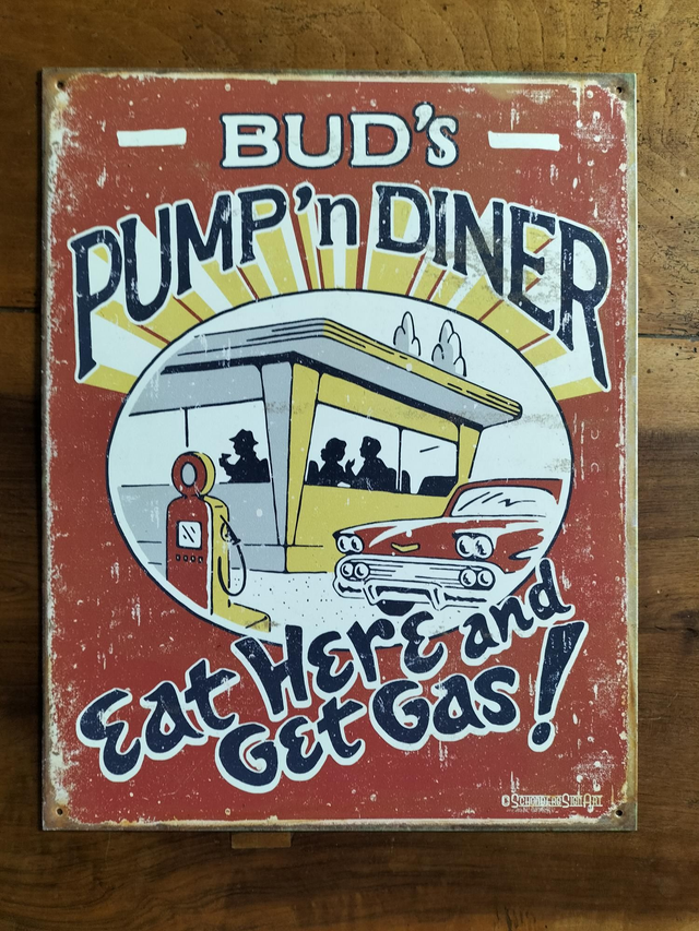 Plaque metal aspect vintage / Bud's Pump'n Diner / occasion T.B.E
