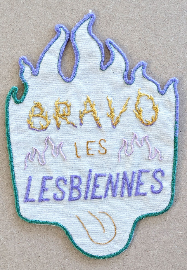 Broderie thermollante - Bravo les lesbiennes - 21 x1 4,7 cm ( broderie faite main )