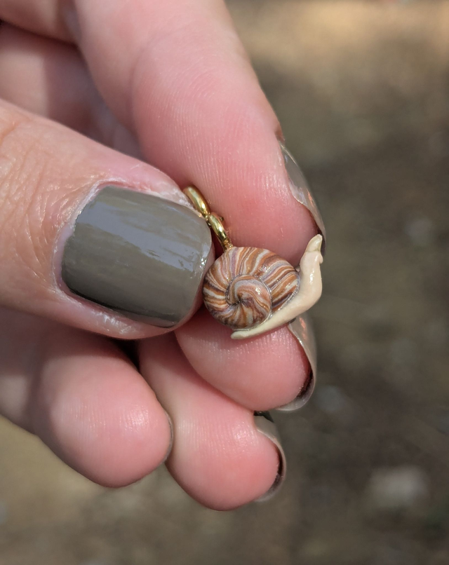 Charm escargot