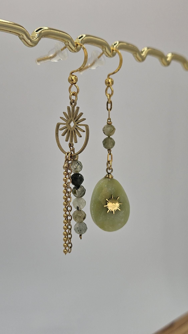 Boucles d'oreilles asymétriques 