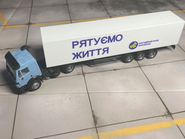 DAF Petro Poroschenko Charity Fund 1/87 (blau/weiss)